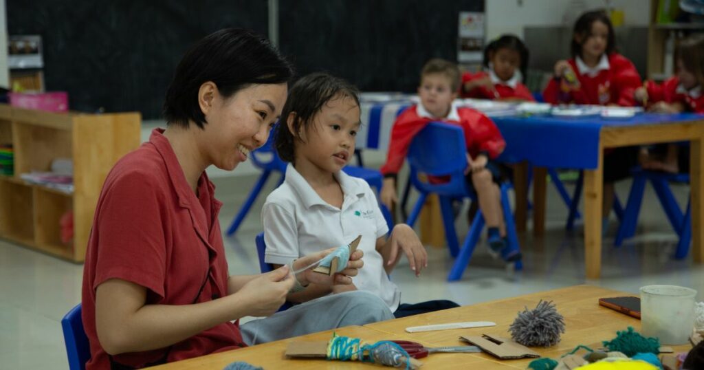 La Petite Ecole giúp trẻ phát triển ngôn ngữ thông qua các trò chơi