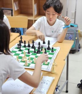 kids playing chess